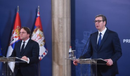 Sastanak zakazan za 17 sati! Vučić danas sa evropskim komesarom za proširenje Varheljijem